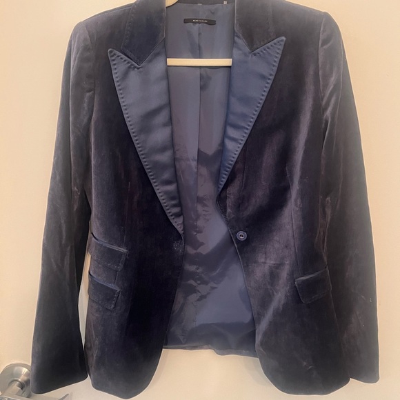 Elie Tahari Jackets & Blazers - Elie Tahari Midnight Velvet Blazer